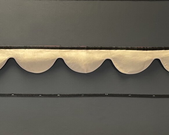 SALE: Raamband TYPE 1, Kleur: bordeauxrood SP 10 zonder franjes (beige SP 48 binnenkant)