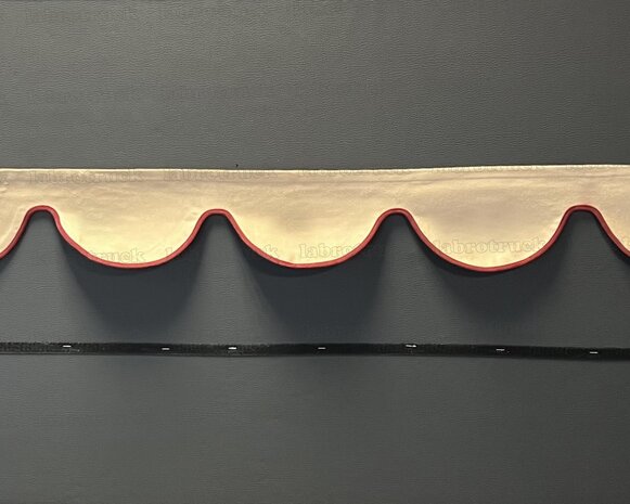 SALE: Raamband TYPE 1, Kleur: beige SP 48 zonder franjes ( binnenkant en afwerkrand bordeauxrood SP 10)