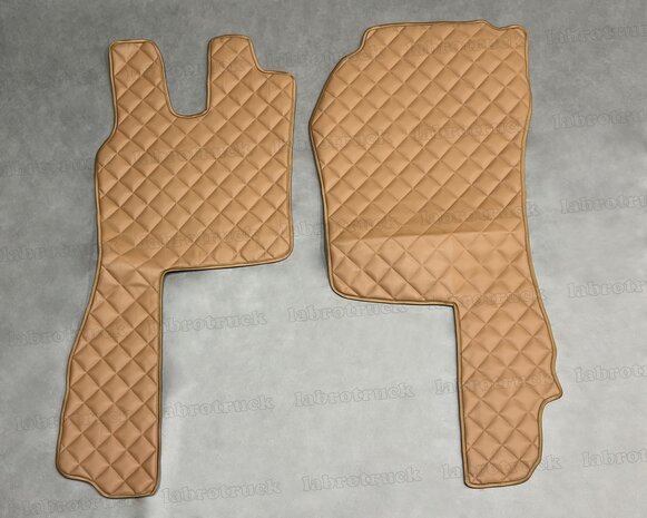 💥OP is OP! Set vloermatten set geschikt voor SCANIA R2 /G 2009 t/m 2012 LABRO SERIE (KLAPSTOEL), doorgestikt lederlook (vierkantjes) oud bruin P4, logo optioneel.