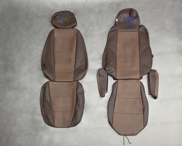 💥OP is OP! Set stoelhoezen geschikt voor SCANIA MODEL 3 na 2013 passagiersstoel een KLAPSTOEL - Zijkanten: mokka L25, middenstuk: oud chocoladebruin L20, stikseles: kobaltblauw, borduring: kobaltblauw