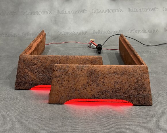 Set stoelhoeken geschikt voor een SCANIA STREAMLINE R, G passagiersstoel is een LUXE STOEL,  pritstof T3 cognacbruin, rode ledverlichting, met logo.