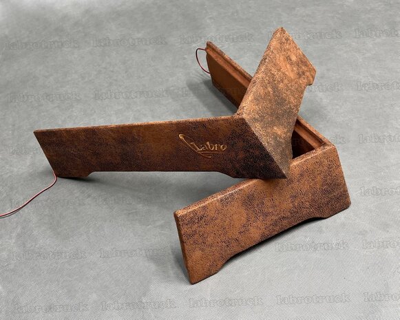 Set stoelhoeken geschikt voor een SCANIA STREAMLINE R, G passagiersstoel is een LUXE STOEL,  pritstof T3 cognacbruin, rode ledverlichting, met logo.