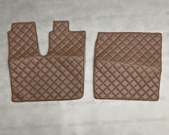 💥OP is OP! Set vloermatten (logo optioneel) geschikt voor MAN TGX 2014/2017  vierkantjes doorgestikt lederlook oud chocoladebruin P20.
