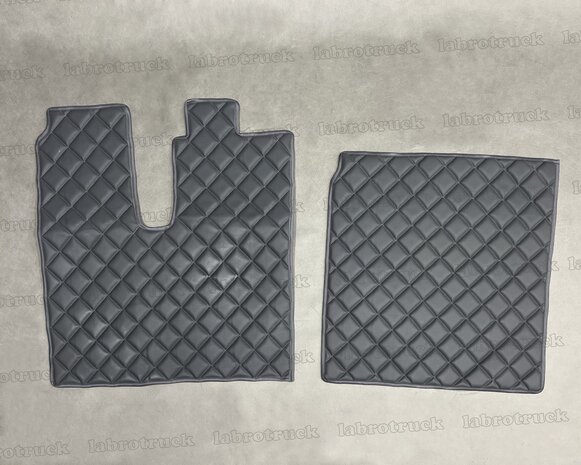 💥OP is OP! Set vloermatten (logo optioneel) geschikt voor MAN TGX 2014/2017 vierkantjes doorgestikt lederlook oud antraciet P2.
