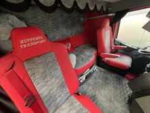 RENAULT--T-met-hoge-tunnel